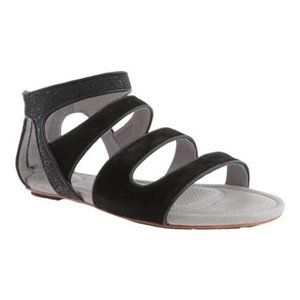 NEW TSUBO Women Barbra Suede Sting Ray Textured Embossed Strappy Gladiator Zip